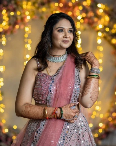 Glamorous evening party makeup created by Lips N Lashes – best makeup artist in Varanasi.